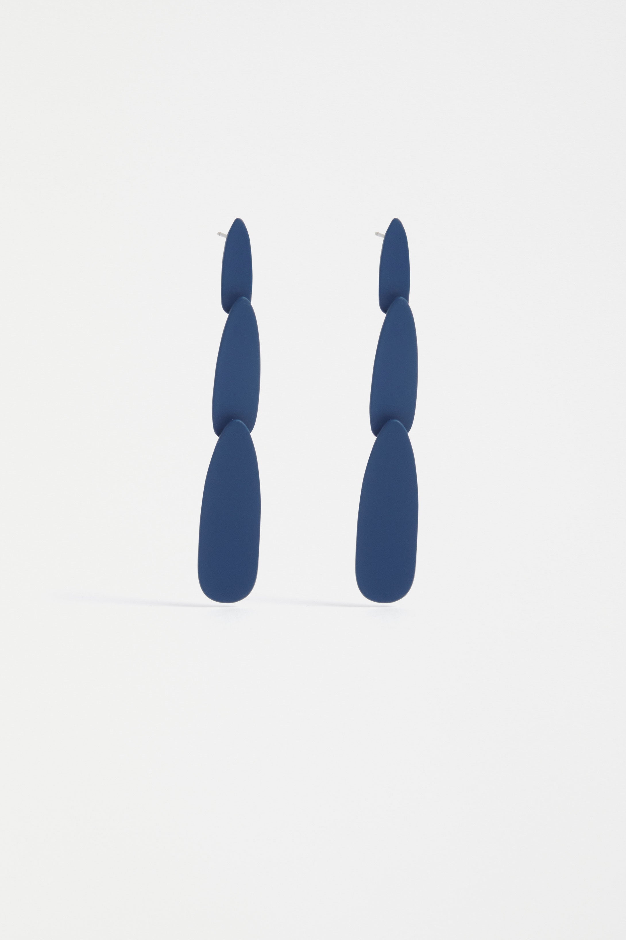 Niiv Sculptural Oval Rubberised Metal Drop Earring | COBALT