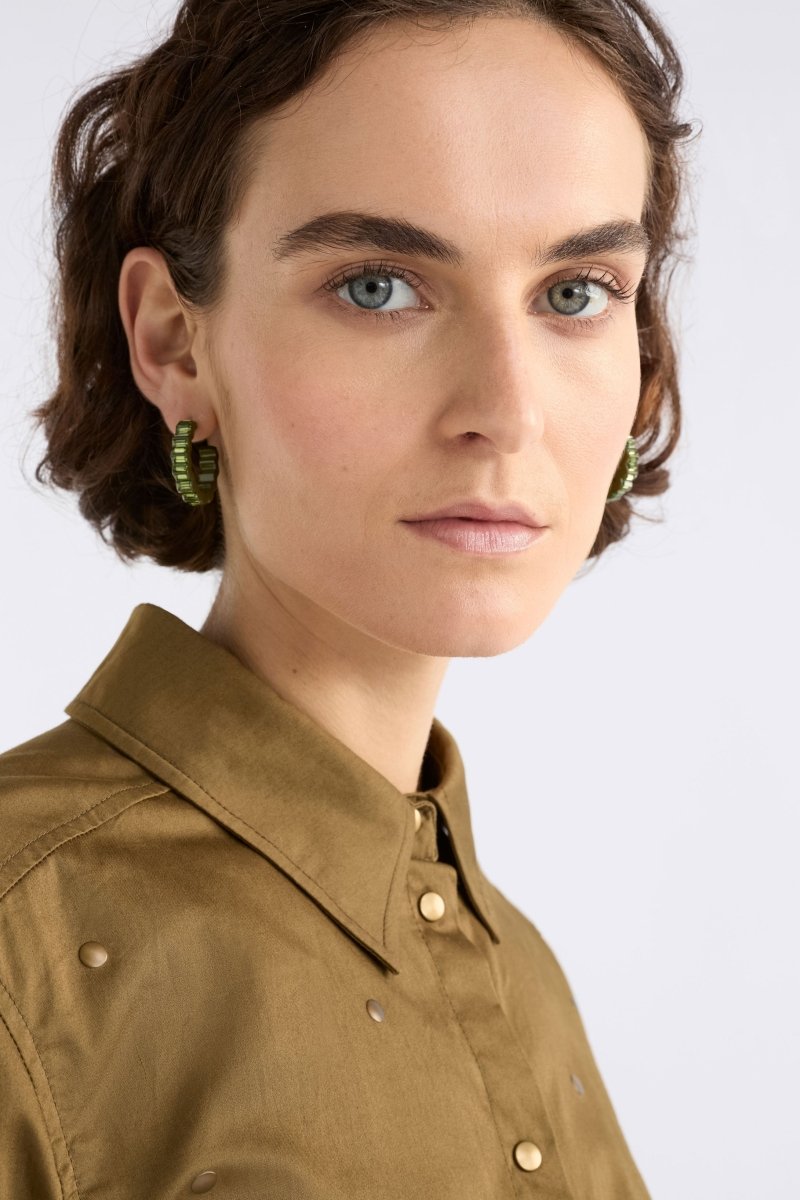 Jolle Mid Sized Zig Zag Coloured Enamel and Pattern Hoop Earring Model | DARK OLIVE