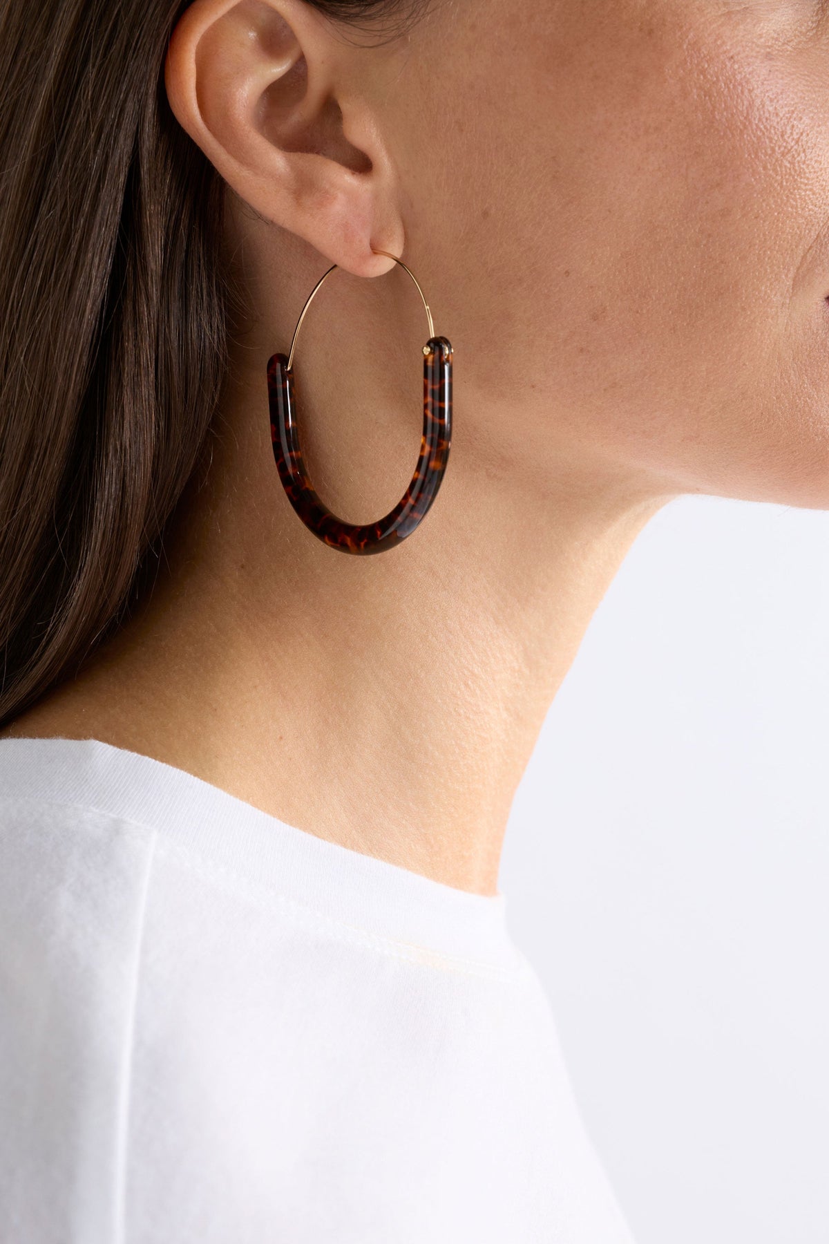 Aki Hoop Earring Earrings - ELK AU | tortoiseshell speckle