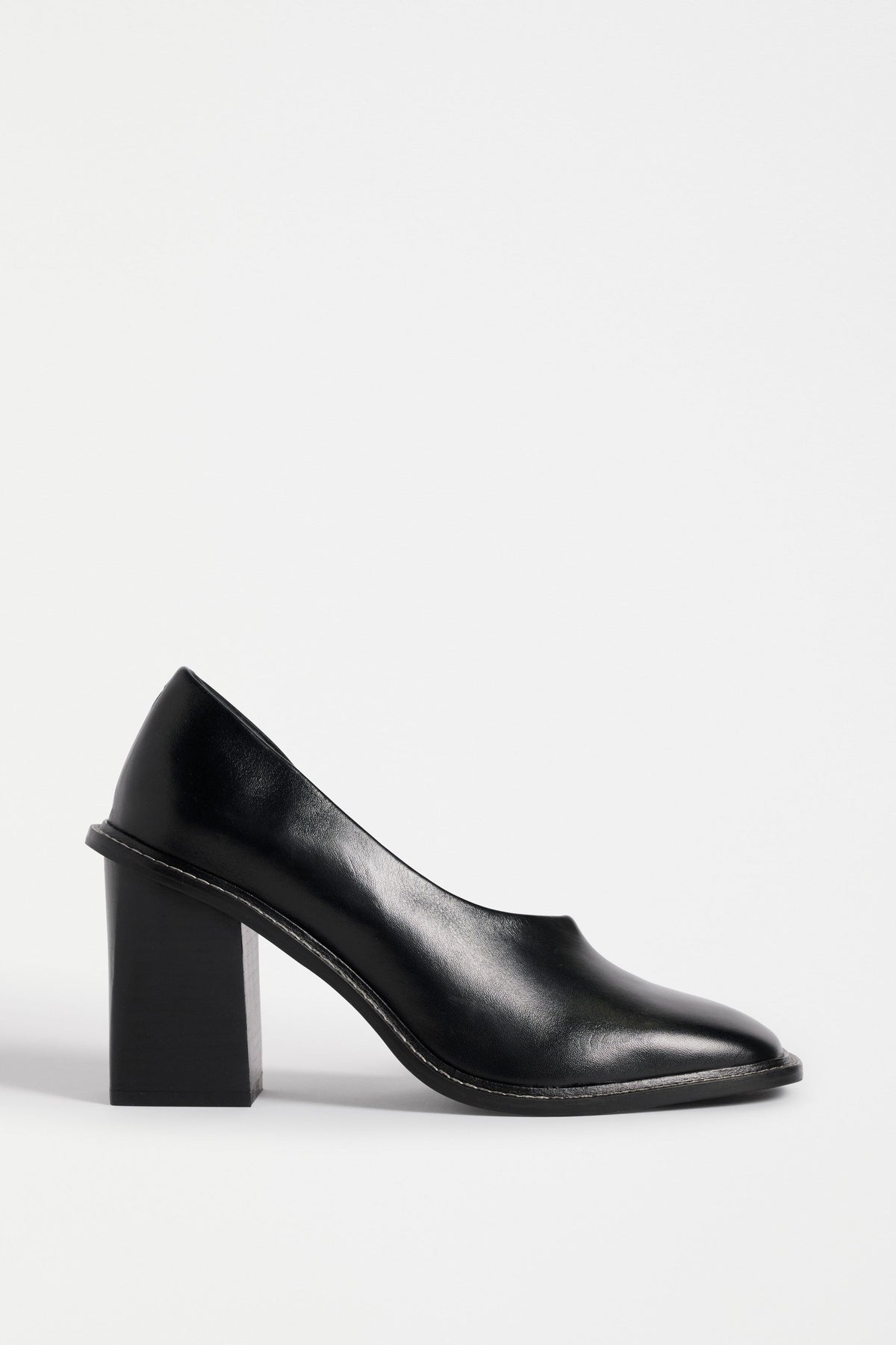 Sig Mule Flat Lay | BLACK