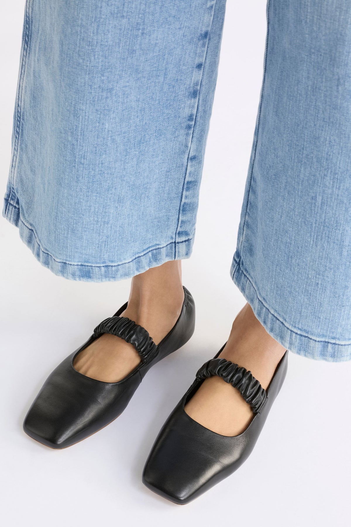 Kuren Ballet Flat Shoe on model top view | BLACK