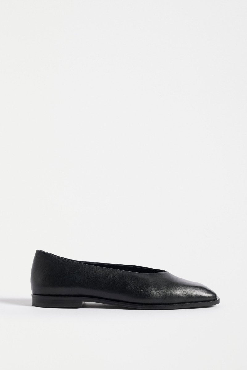 Feldde Square Toed Flat Shoe | BLACK