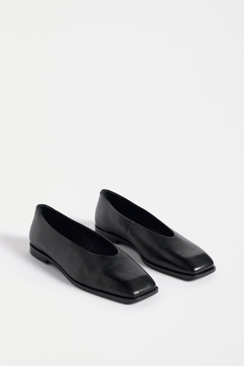 Feldde Square Toed Flat Shoe | BLACK