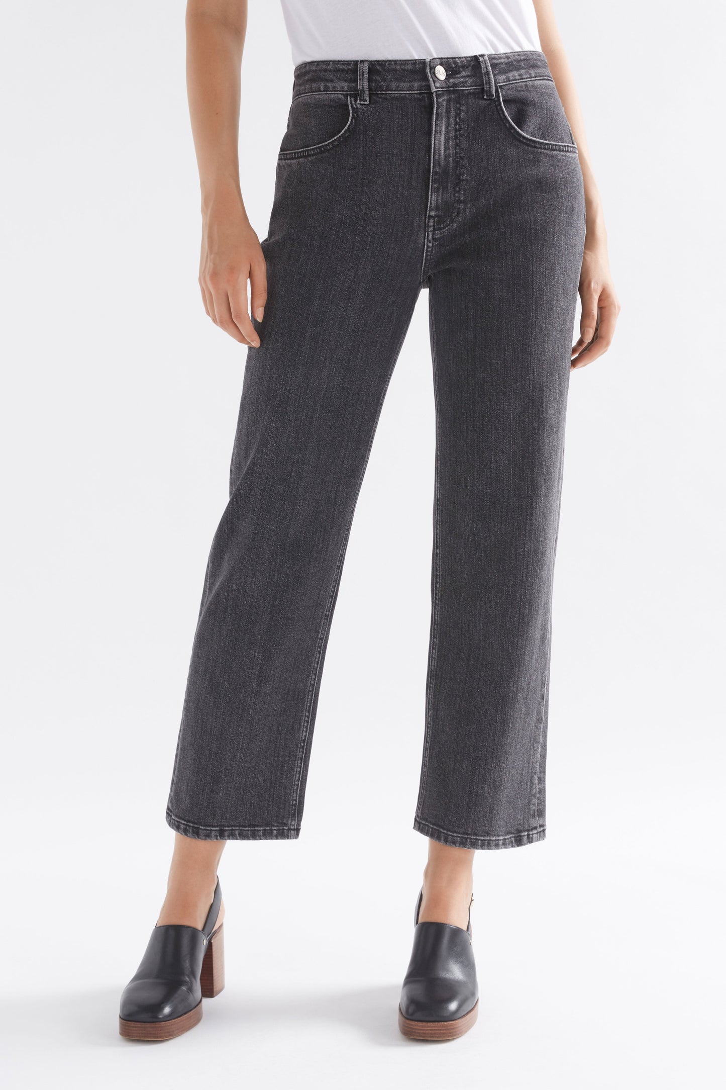 Ven Light Wash Mid Rise Regular Fit Jean Model Front | GRAPHITE
