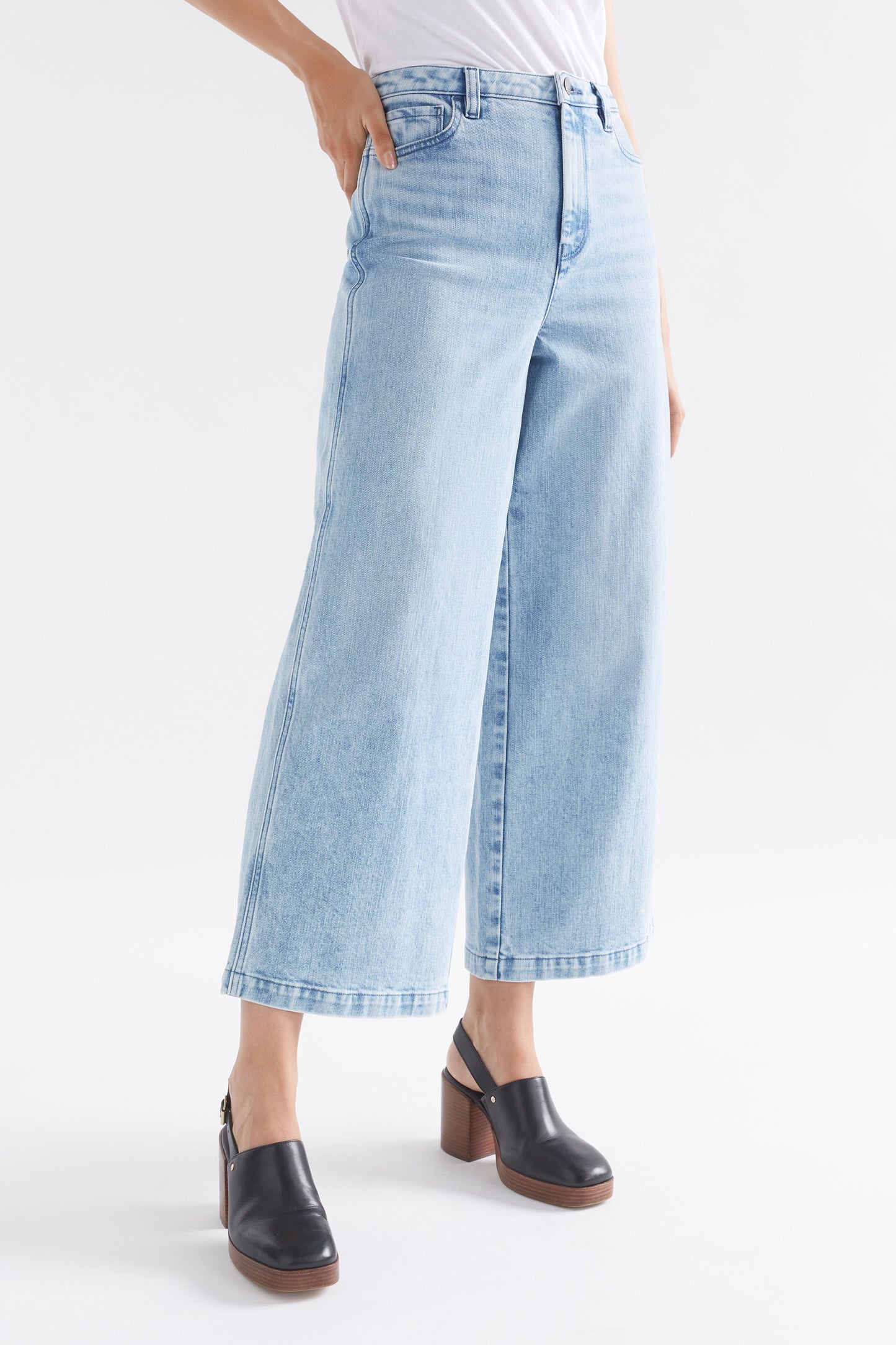 Tovi Regen Wide Leg Jean Model Front | VINTAGE BLUE