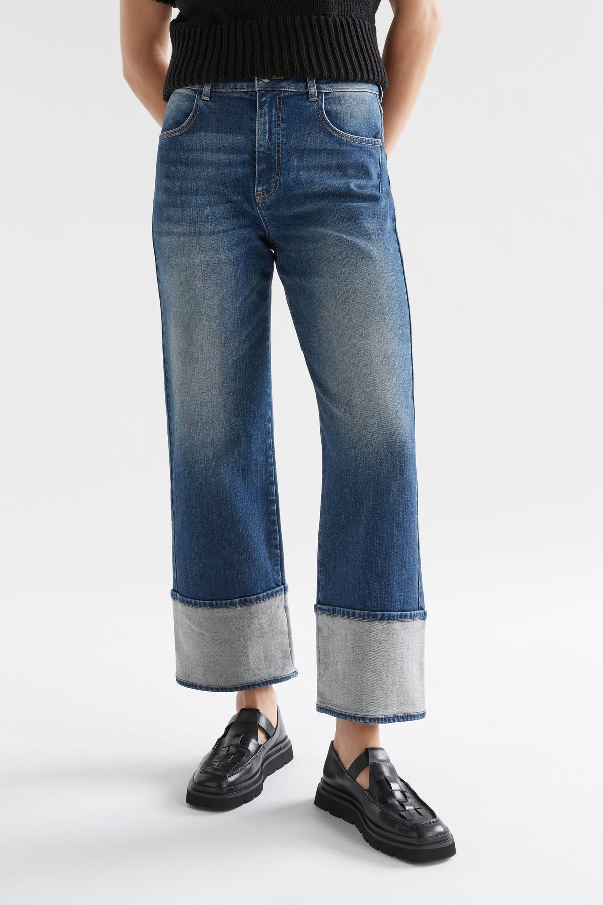 Modell Wide Straight Leg Organic Cotton Stretch Cuff Jean Model Front | FADED INDIGO