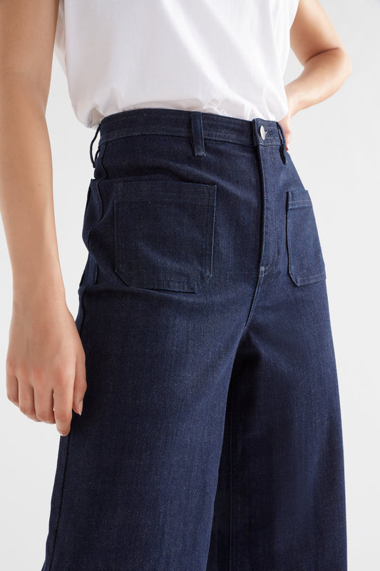 Sondern Flared Front Patch Pocket High Waisted Jean Model Front Pocket Detail | RINSE WASH