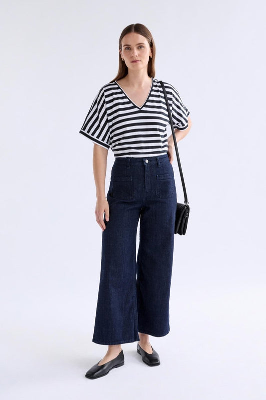 Sondern Flared Front Patch Pocket High Waisted Jean Model Front Full Body | RINSE WASH