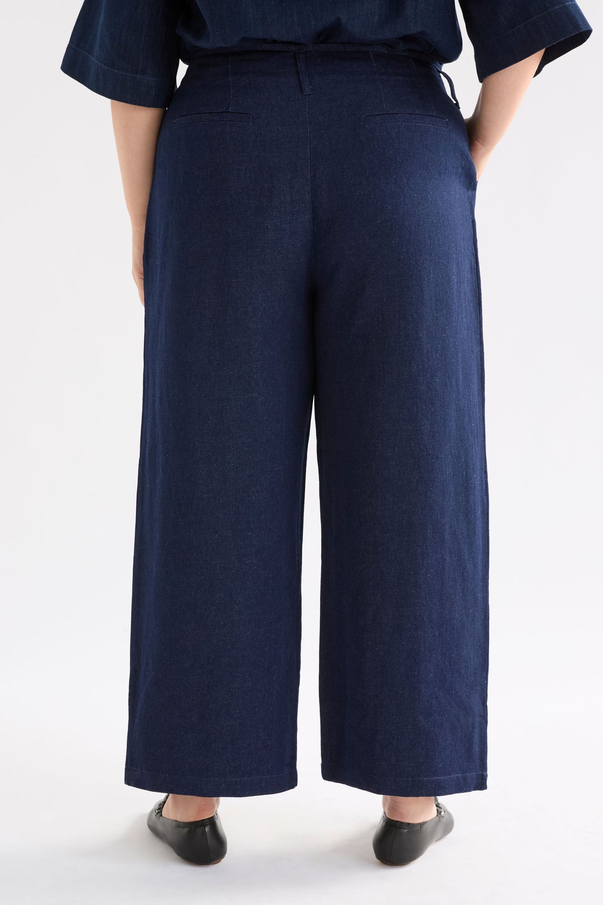 Decla Jean on Curve Model Back View | DARK BLUE WASH