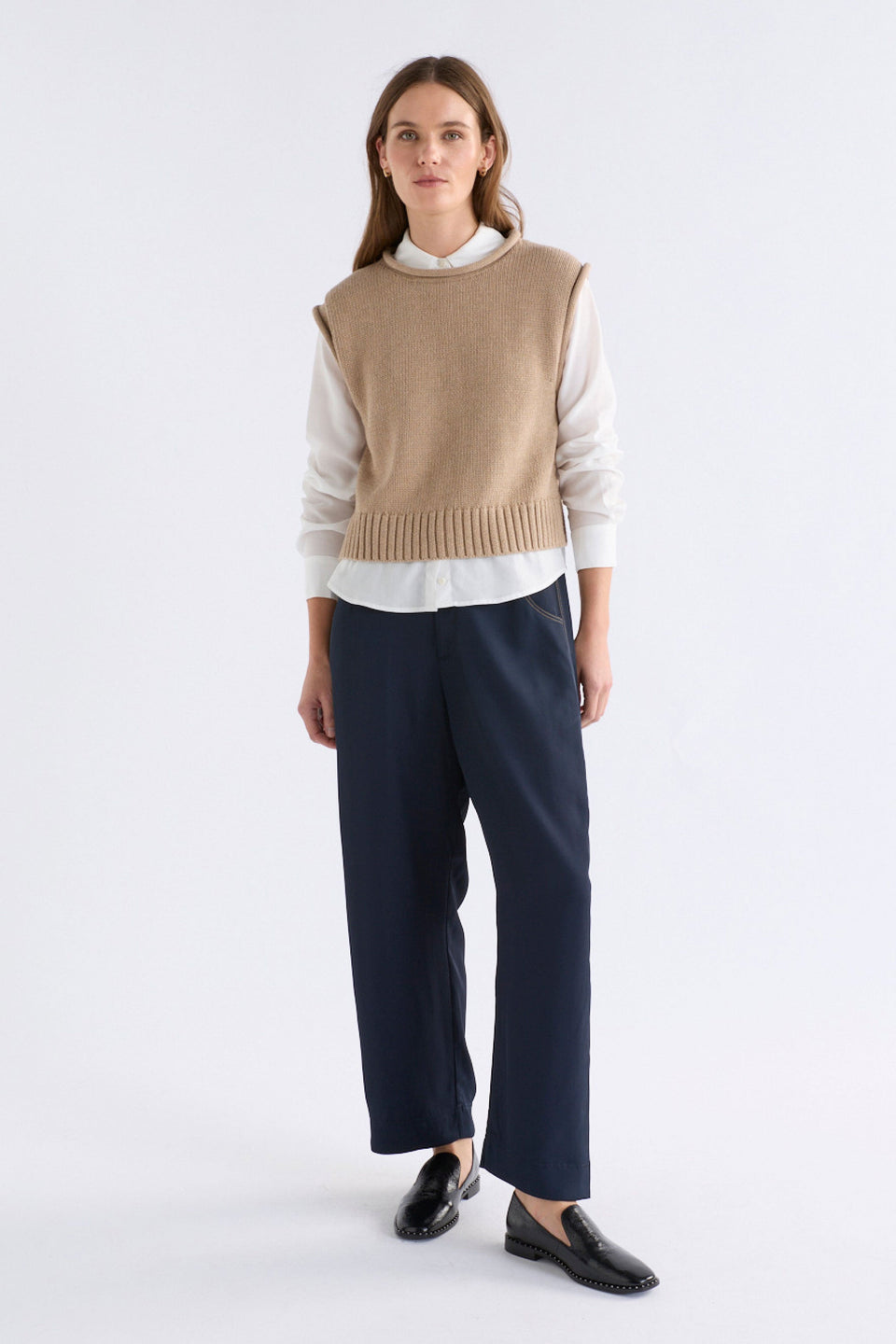 Lunel Organic Cotton Cap Sleeve Rolled Hem Cropped Vest Model Front | CAMEL