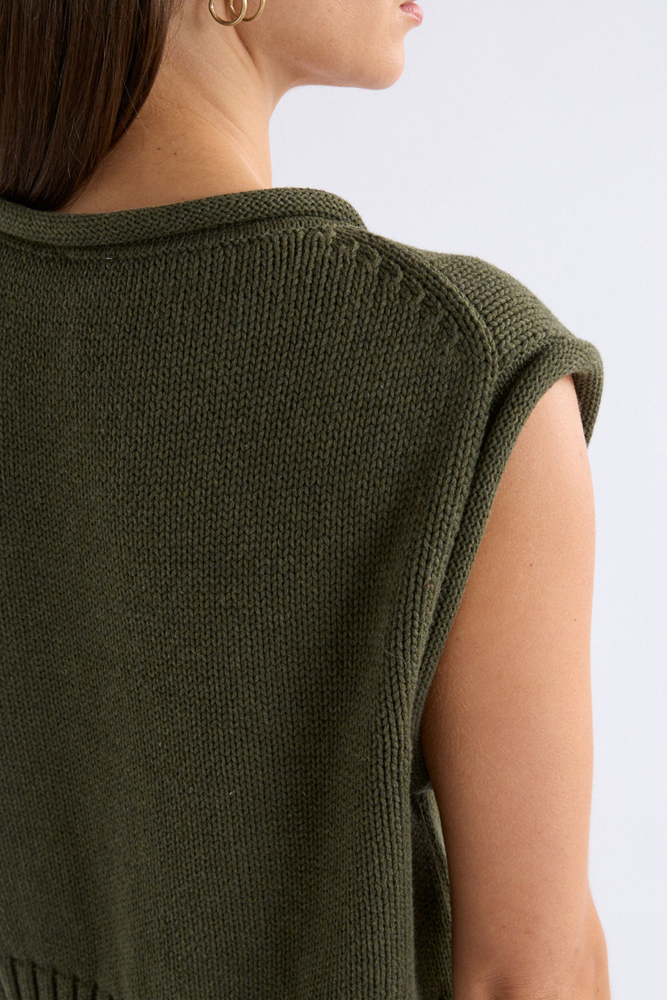 Lunel Organic Cotton Cap Sleeve Rolled Hem Cropped Vest Model detail | KHAKI