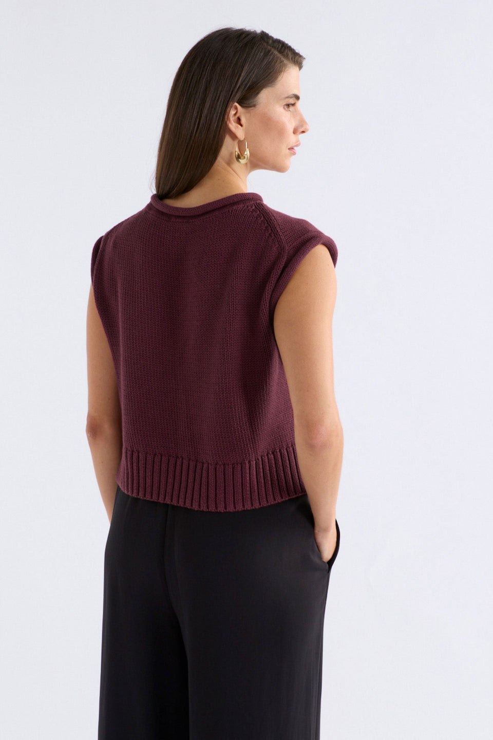 Lunel Organic Cotton Cap Sleeve Rolled Hem Cropped Vest Model Back | SHIRAZ