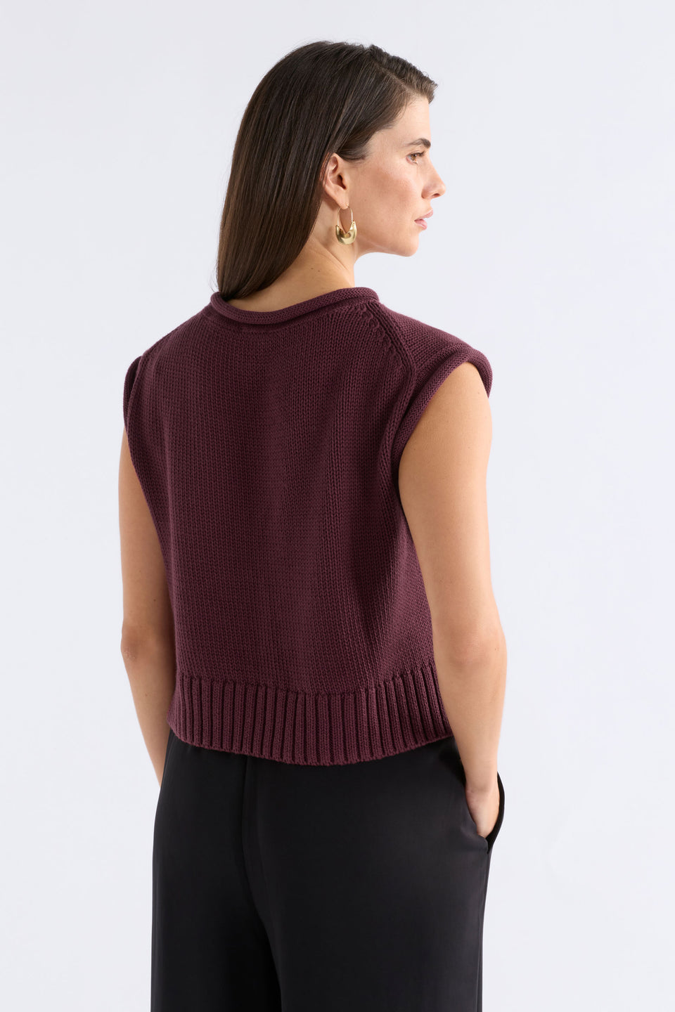 Lunel Organic Cotton Cap Sleeve Rolled Hem Cropped Vest Model Back | SHIRAZ