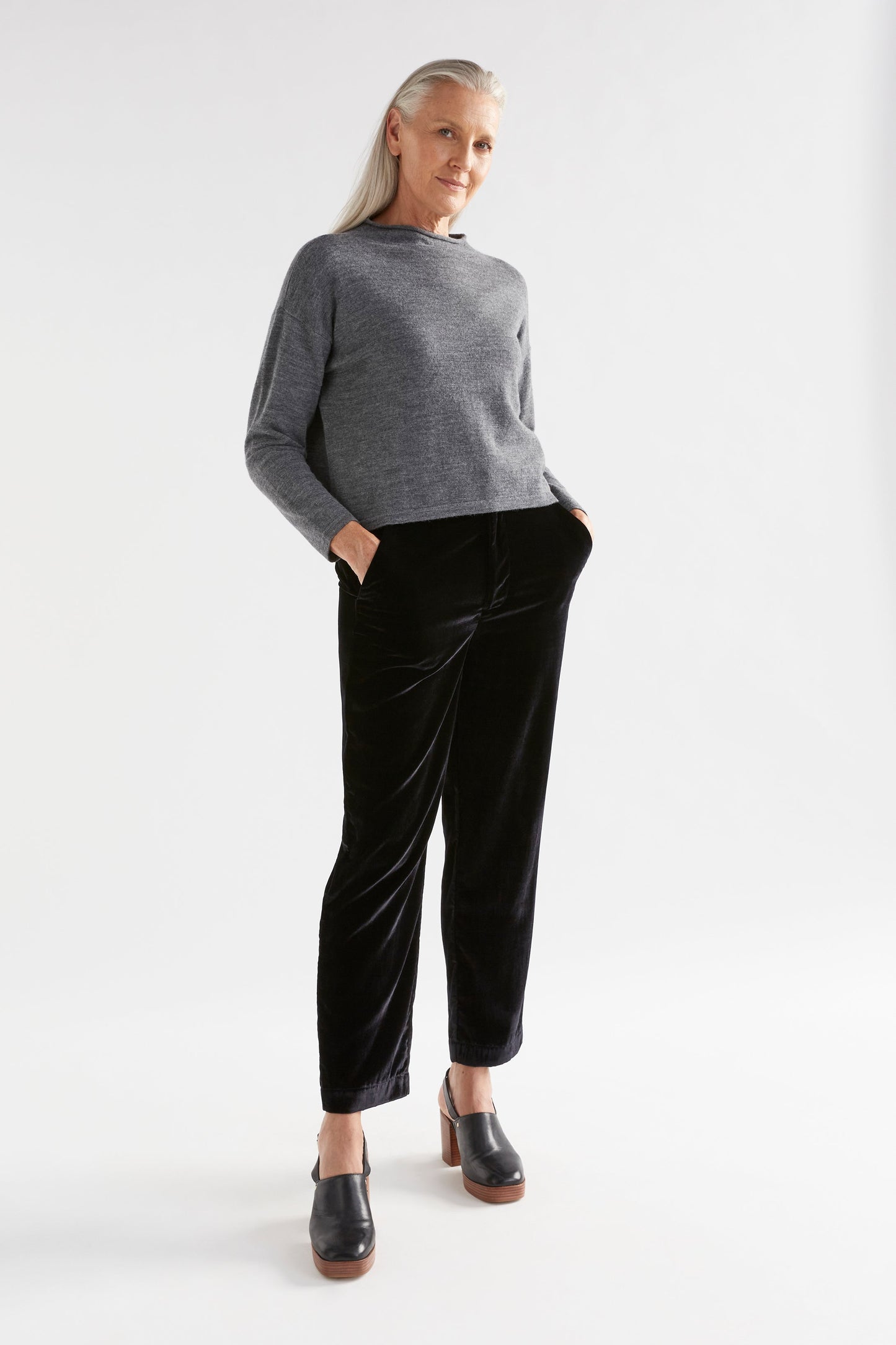 Pirata Cropped Lightweight Merino Funnel Neck Sweater Model Front Full Body | MID GREY HEATHER