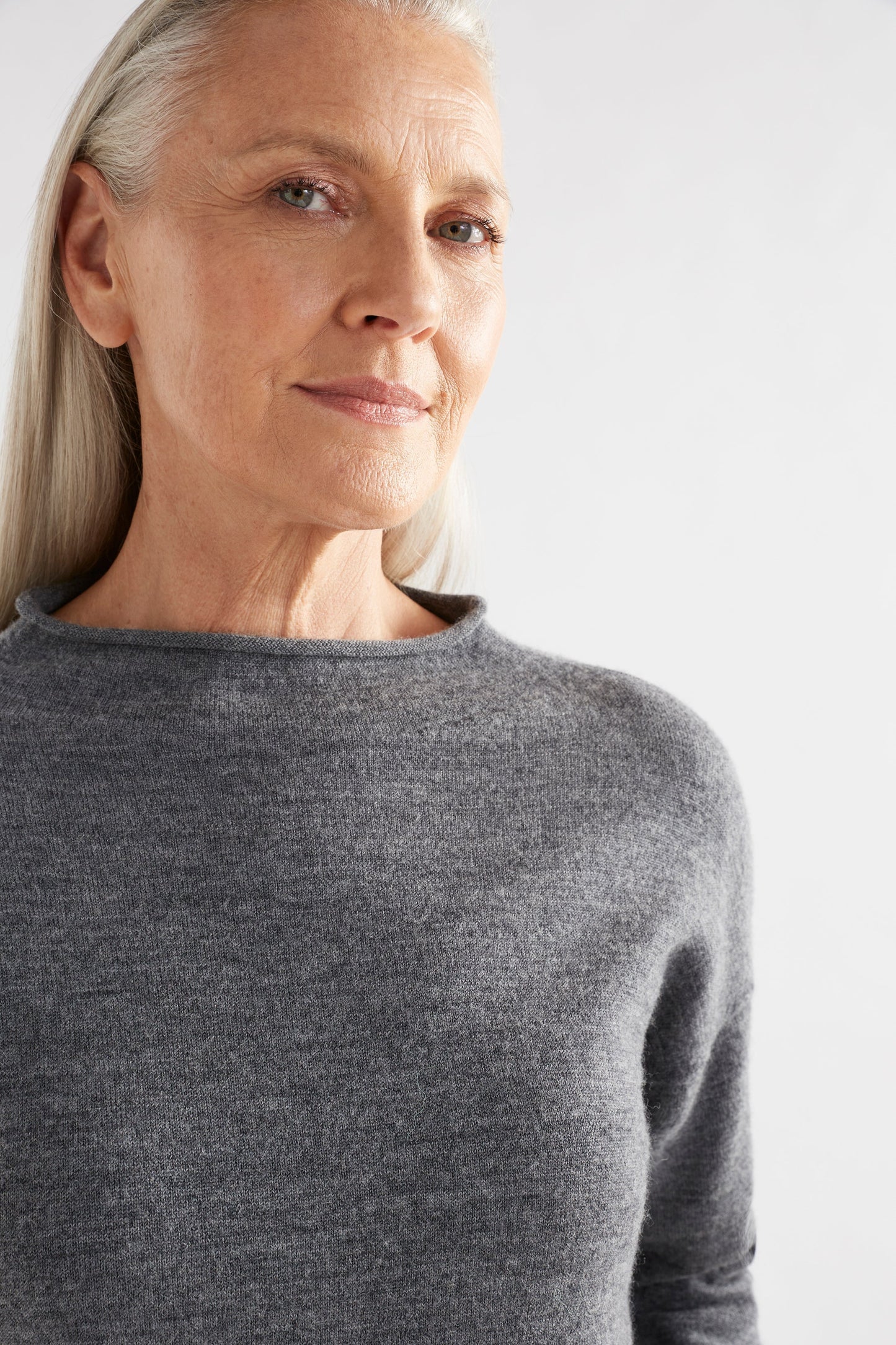 Pirata Cropped Lightweight Merino Funnel Neck Sweater Model Front Detail | MID GREY HEATHER