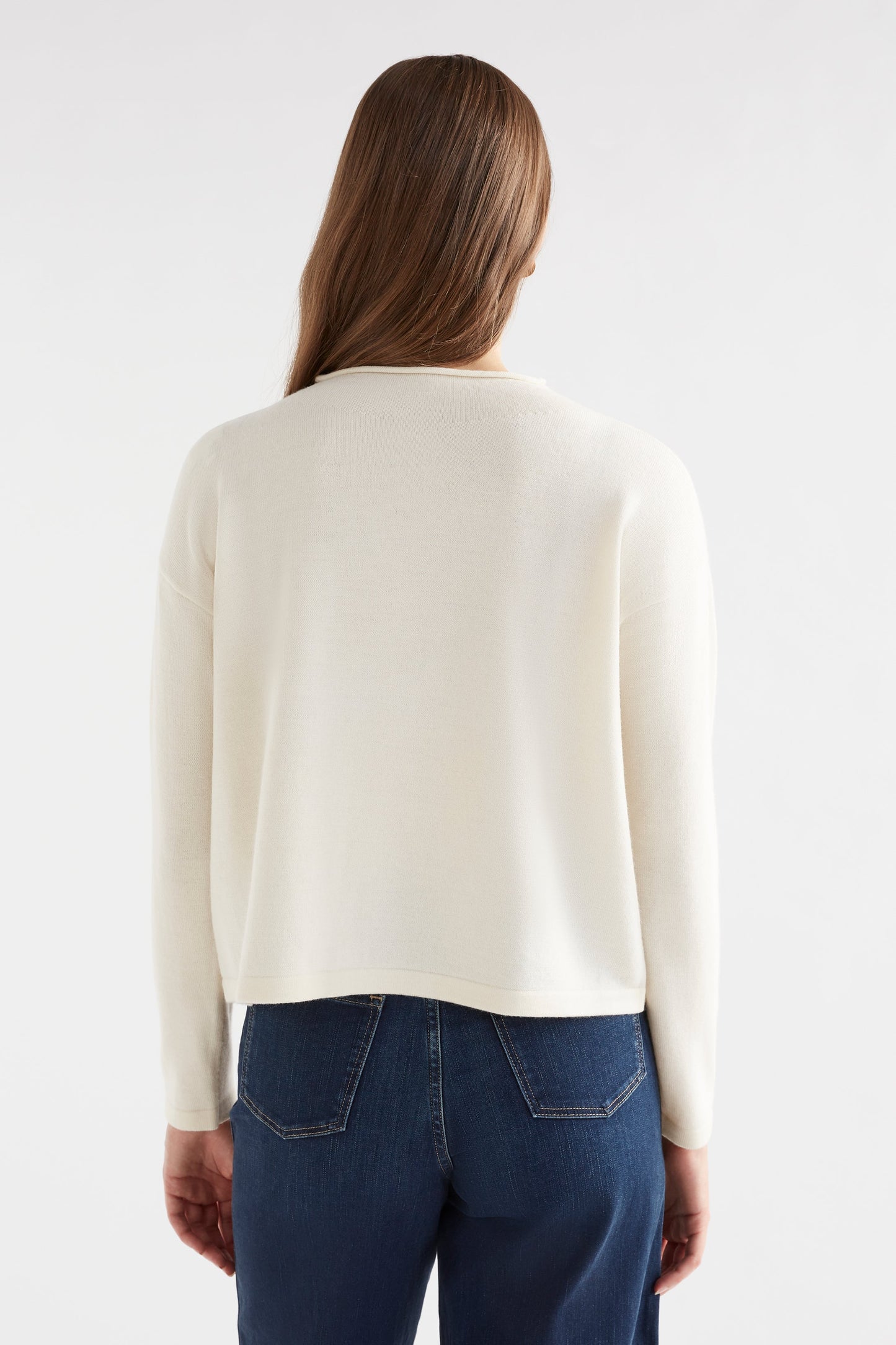 Pirata Cropped Lightweight Merino Funnel Neck Sweater Model Back | SNOWFLAKE