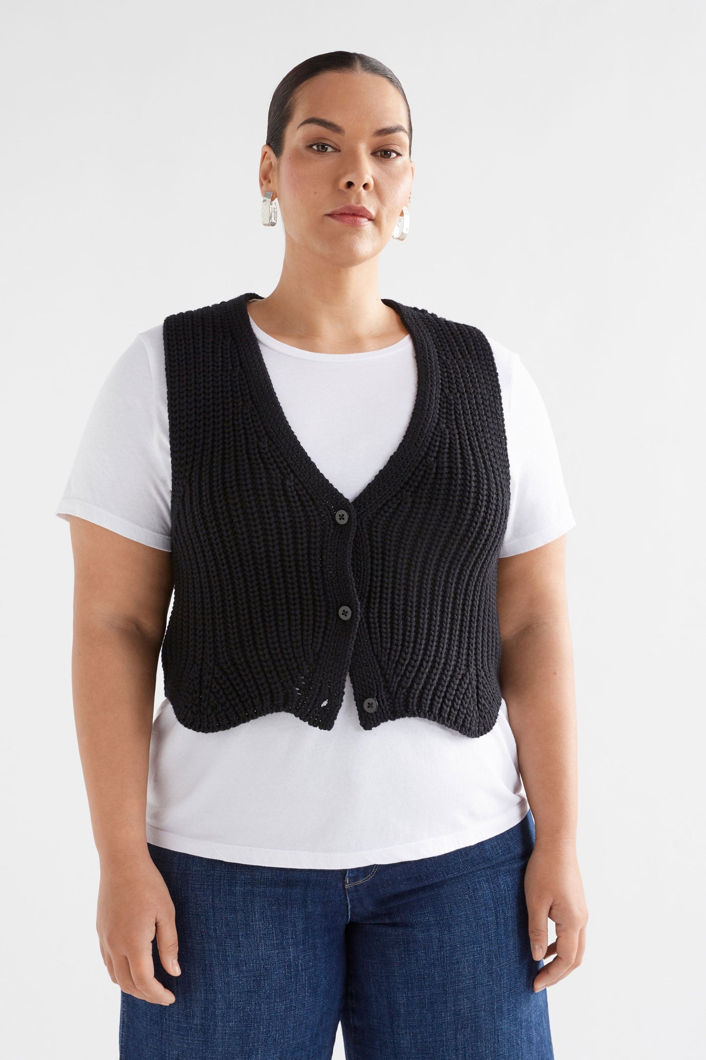 Kupa Organic Cotton V-Neck Chunky Button Up Knit Vest Model Front Curve | BLACK