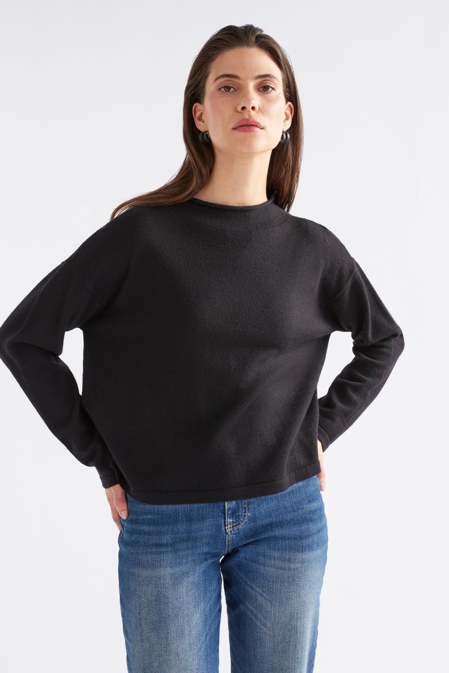 Pirata Cropped Lightweight Merino Funnel Neck Sweater Model Front | BLACK