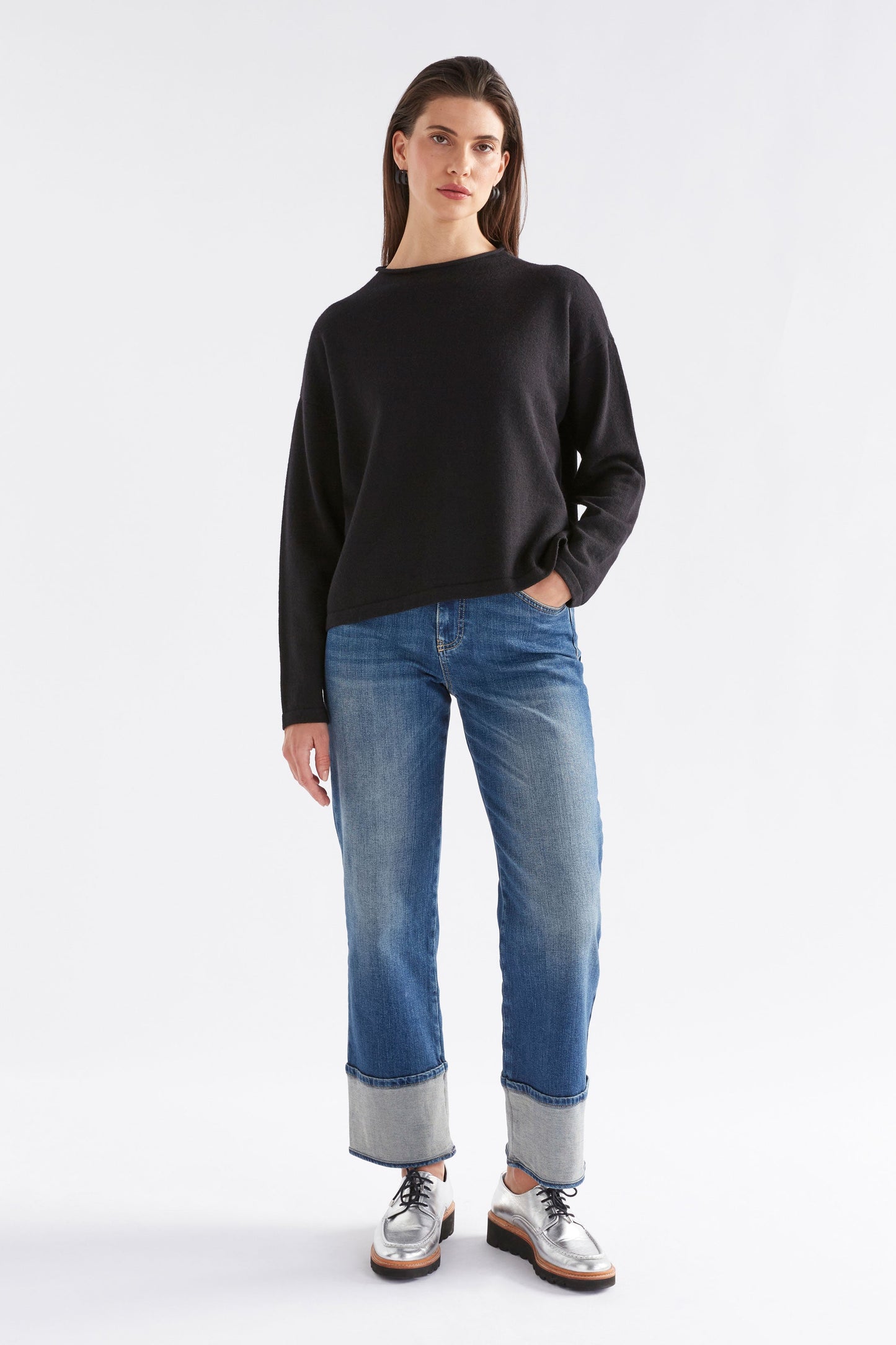 Pirata Cropped Lightweight Merino Funnel Neck Sweater Model Front Full body | BLACK