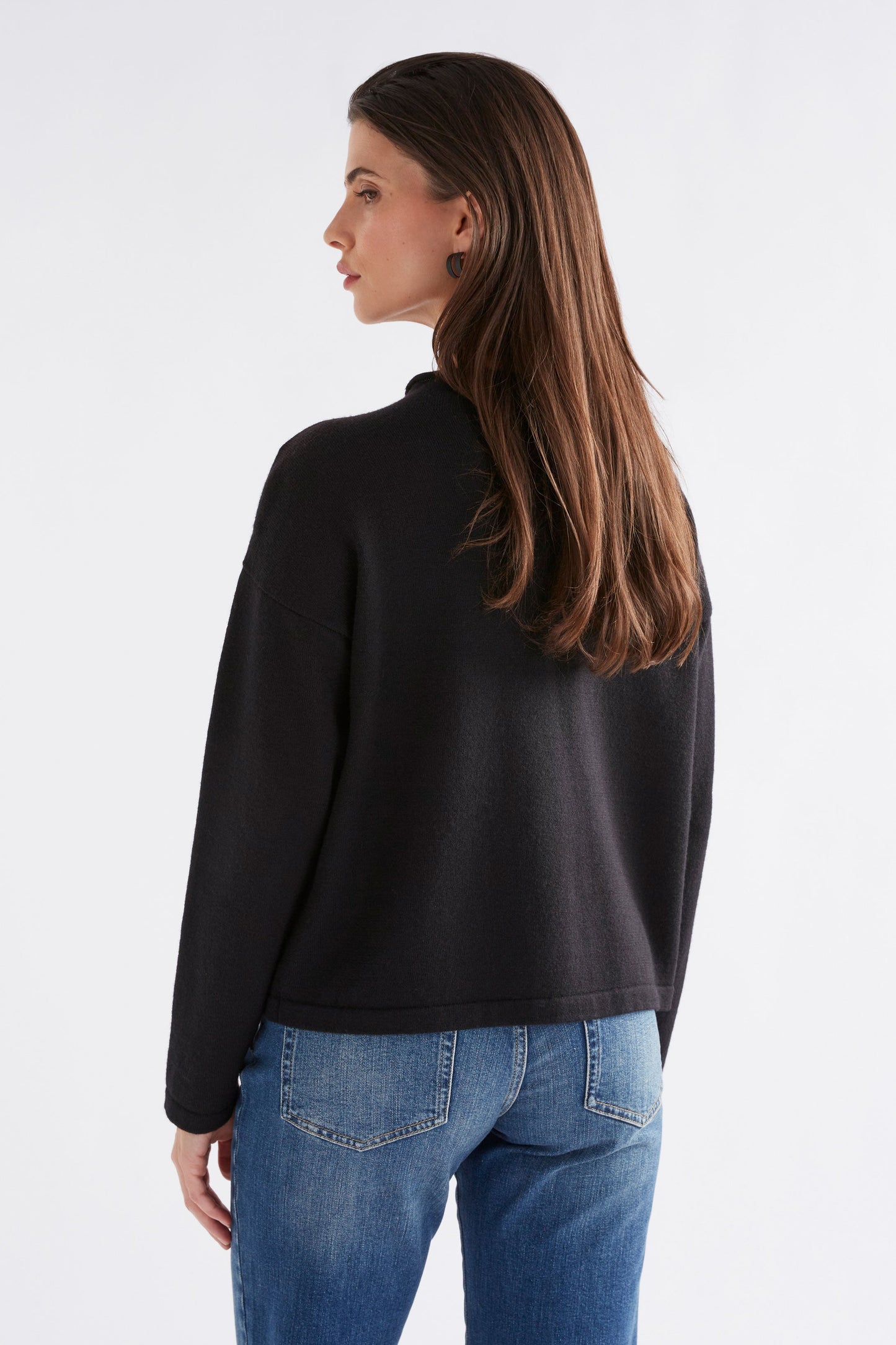 Pirata Cropped Lightweight Merino Funnel Neck Sweater Model Back | BLACK