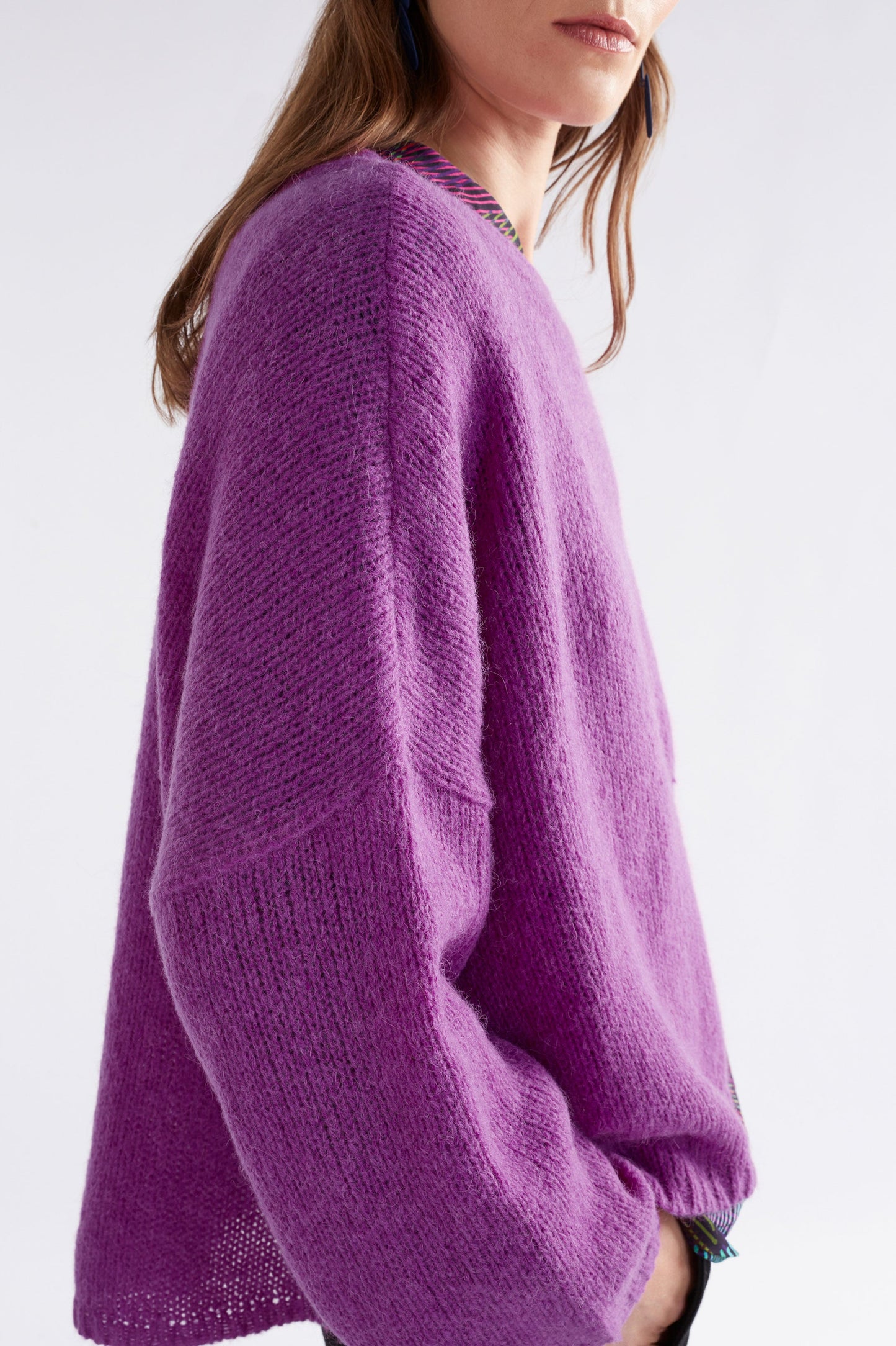 Agna Relaxed Box Fit Alpaca Yarn Knit Sweater Model detail | PINK BERRY