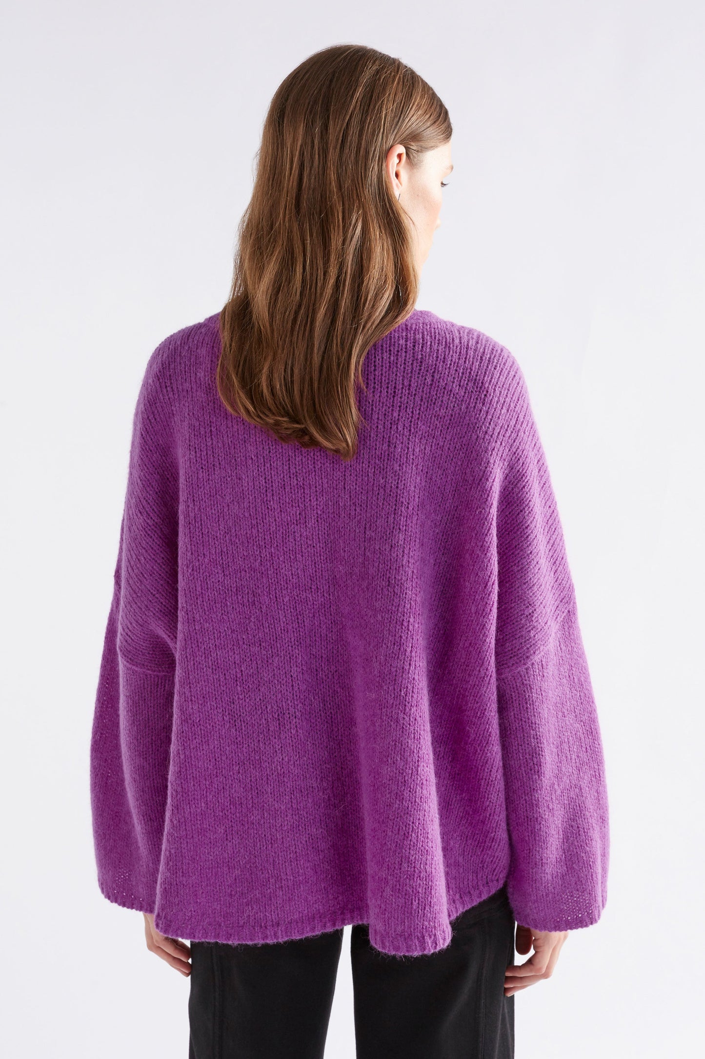 Agna Relaxed Box Fit Alpaca Yarn Knit Sweater Model back | PINK BERRY