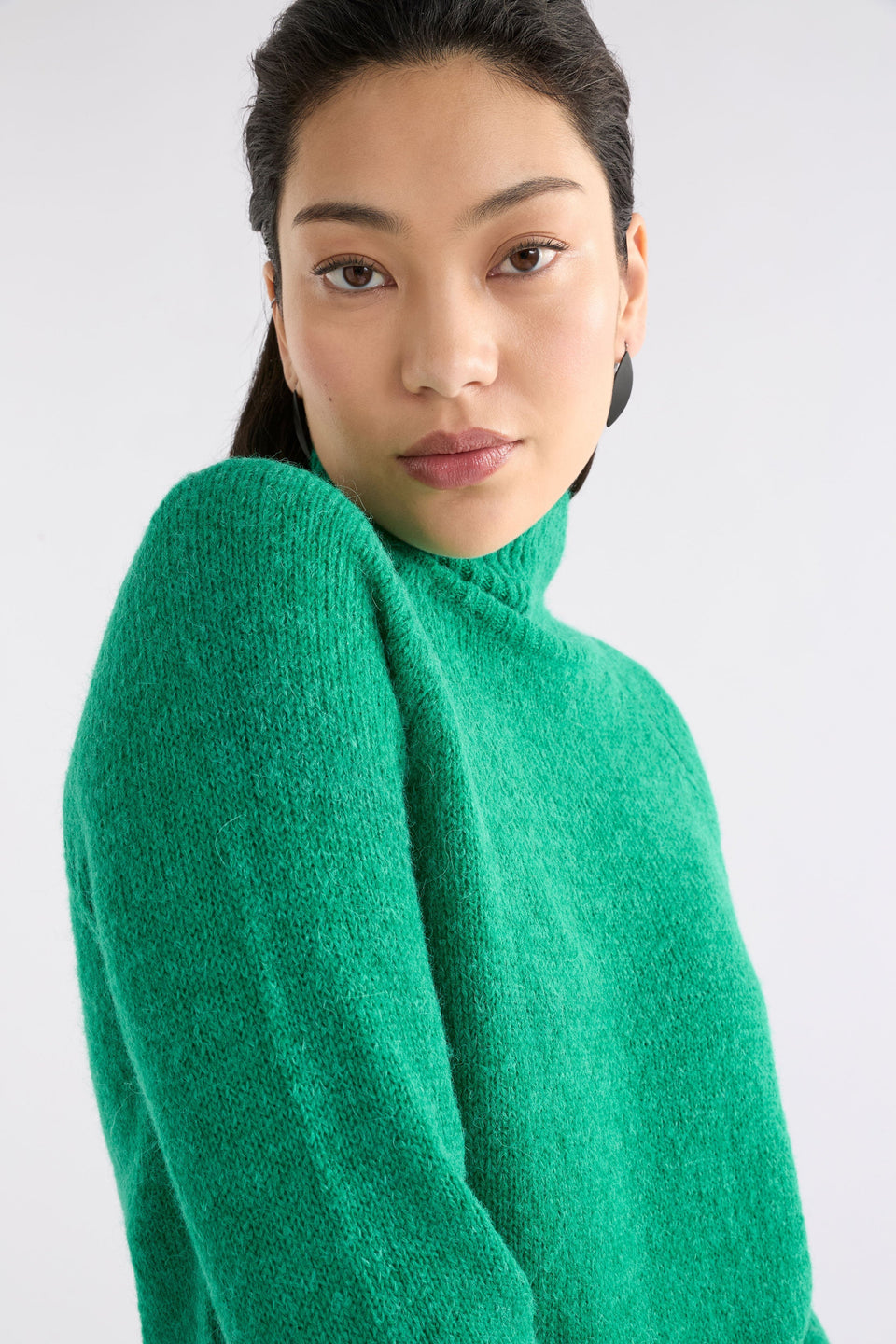 Enka Neat Fit Funnel Neck Sweater Model Front Detail | MILAN GREEN
