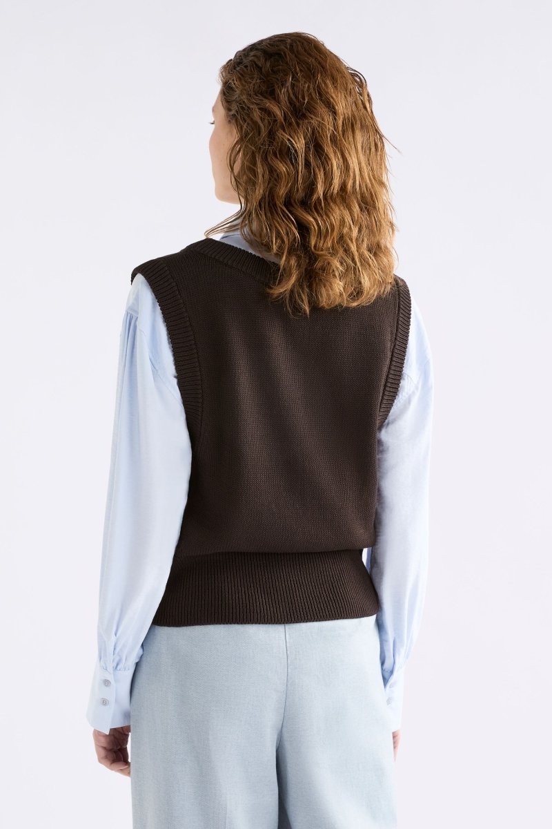 Mikkel Vest Chocolate Knitwear - ELK | CHOCOLATE