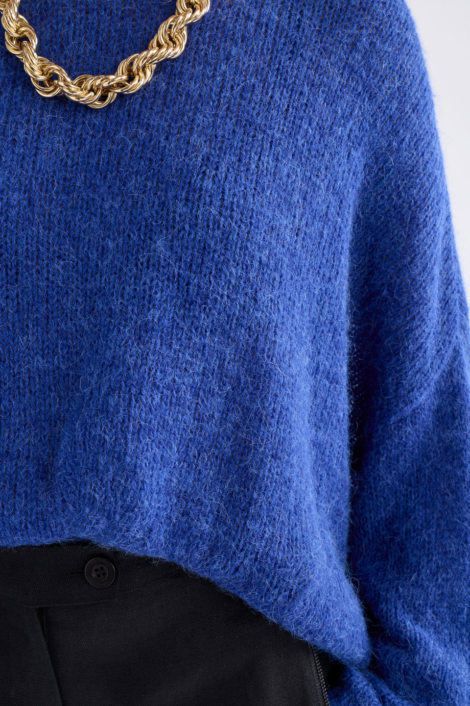 Agna Relaxed Box Fit Alpaca Yarn Knit Sweater Model Front | DEEP COBALT