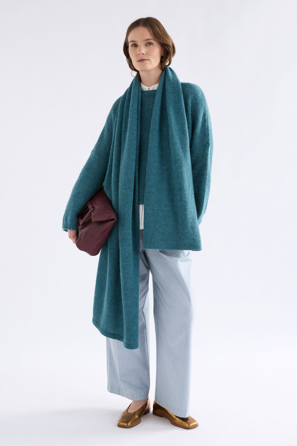 Agna Relaxed Box Fit Alpaca Yarn Knit Sweater Model | STONE BLUE