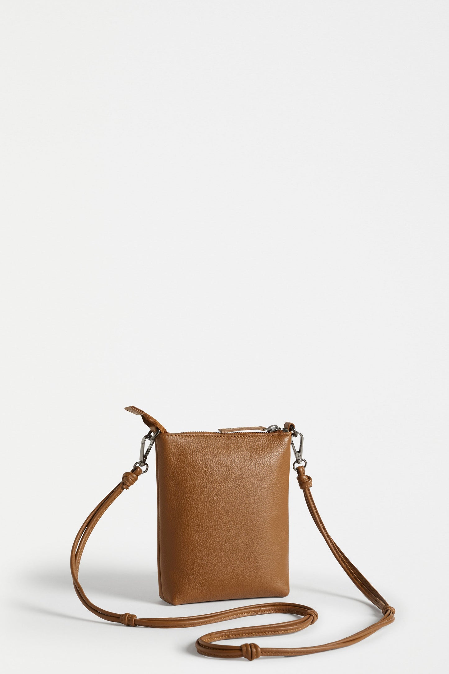 Ondo Remnant Leather Zip-up Cross Body Pouch Back | TAN