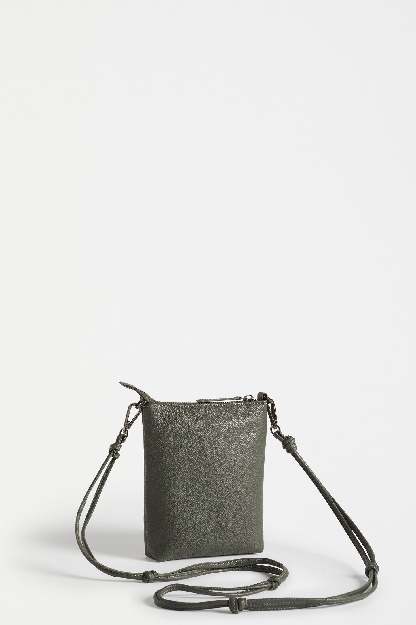 Ondo Remnant Leather Zip-up Cross Body Pouch Back | OLIVE