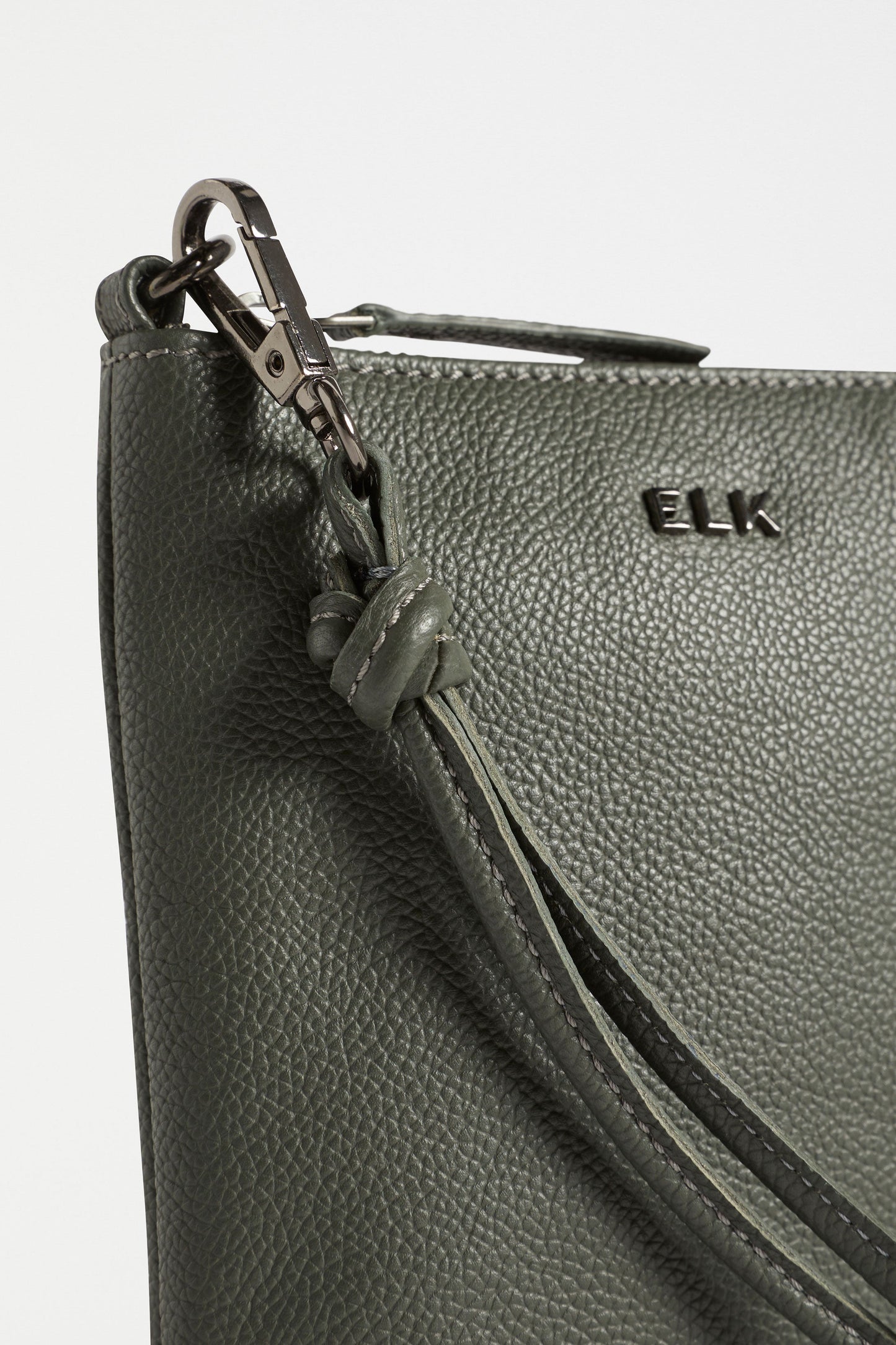 Ondo Remnant Leather Zip-up Cross Body Pouch detail | DARK GREEN