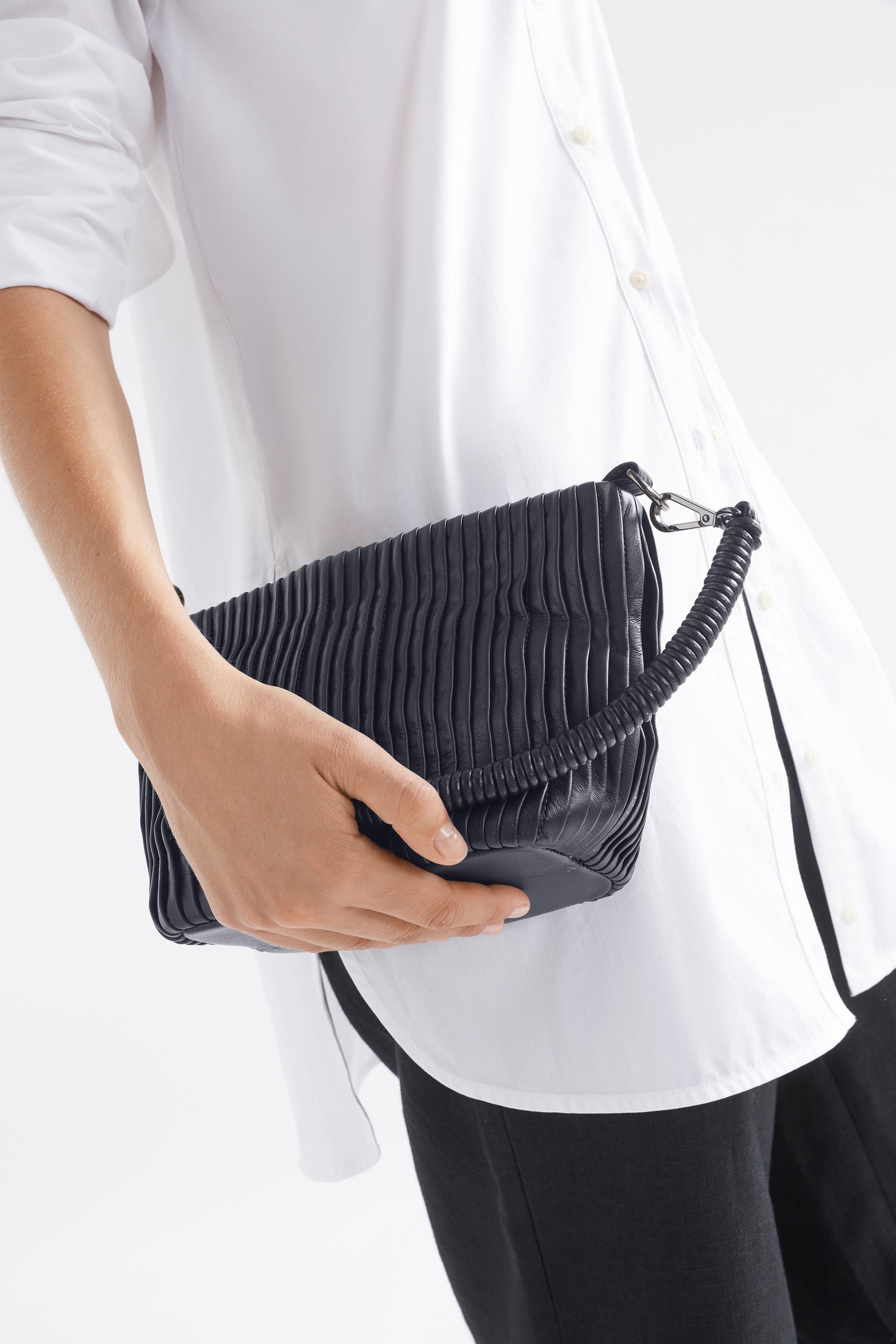 Oda Small Cross Body Pleated Leather Bag Front Model | INK