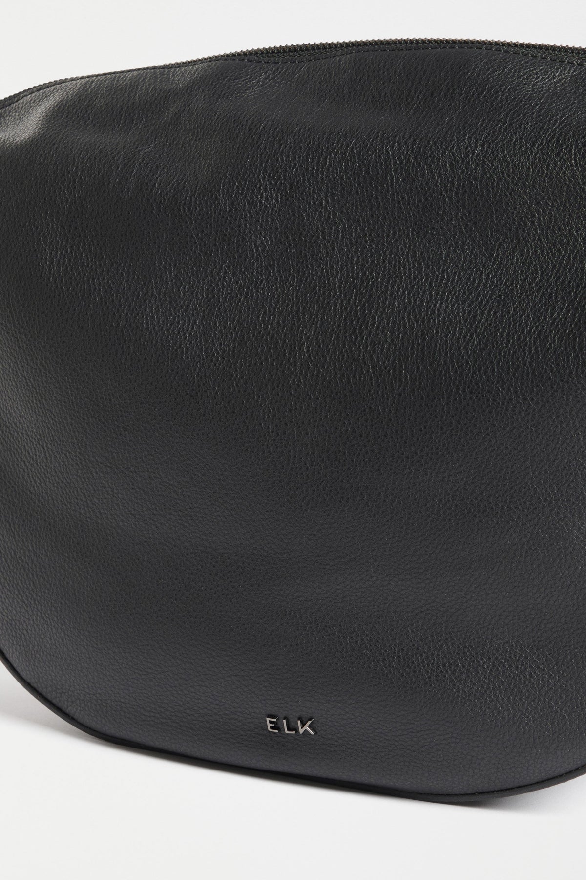 Illin Leather Half Moon Medium Crossbody Bag Front detail | BLACK