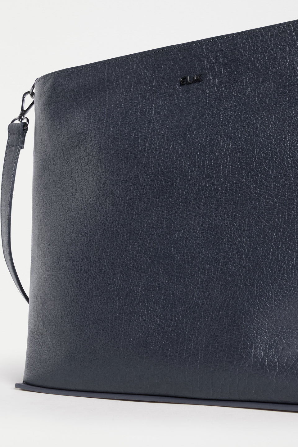 Olin Mid Sized Leather Shoulder Bag Detail | NAVY