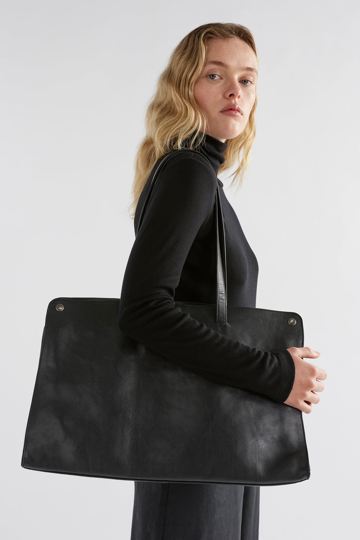 Edda Large Cow Leather 2 Pocket Bag Front | Black