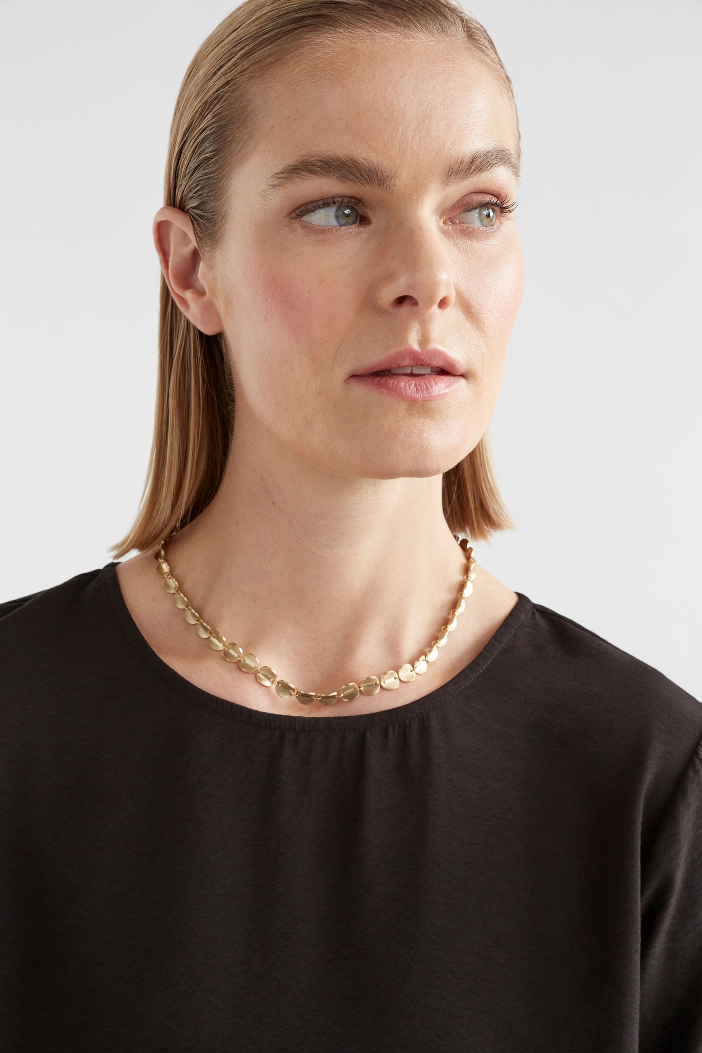 Torri Fine Disc Chain Necklace Model | GOLD