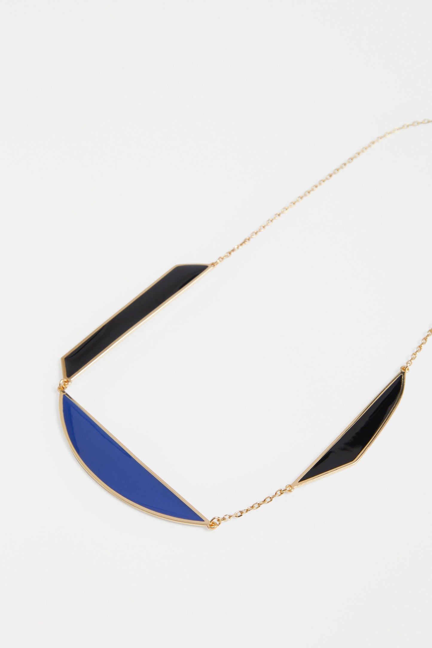 Mond Geometric Enamel Chain Necklace Detail | GOLD