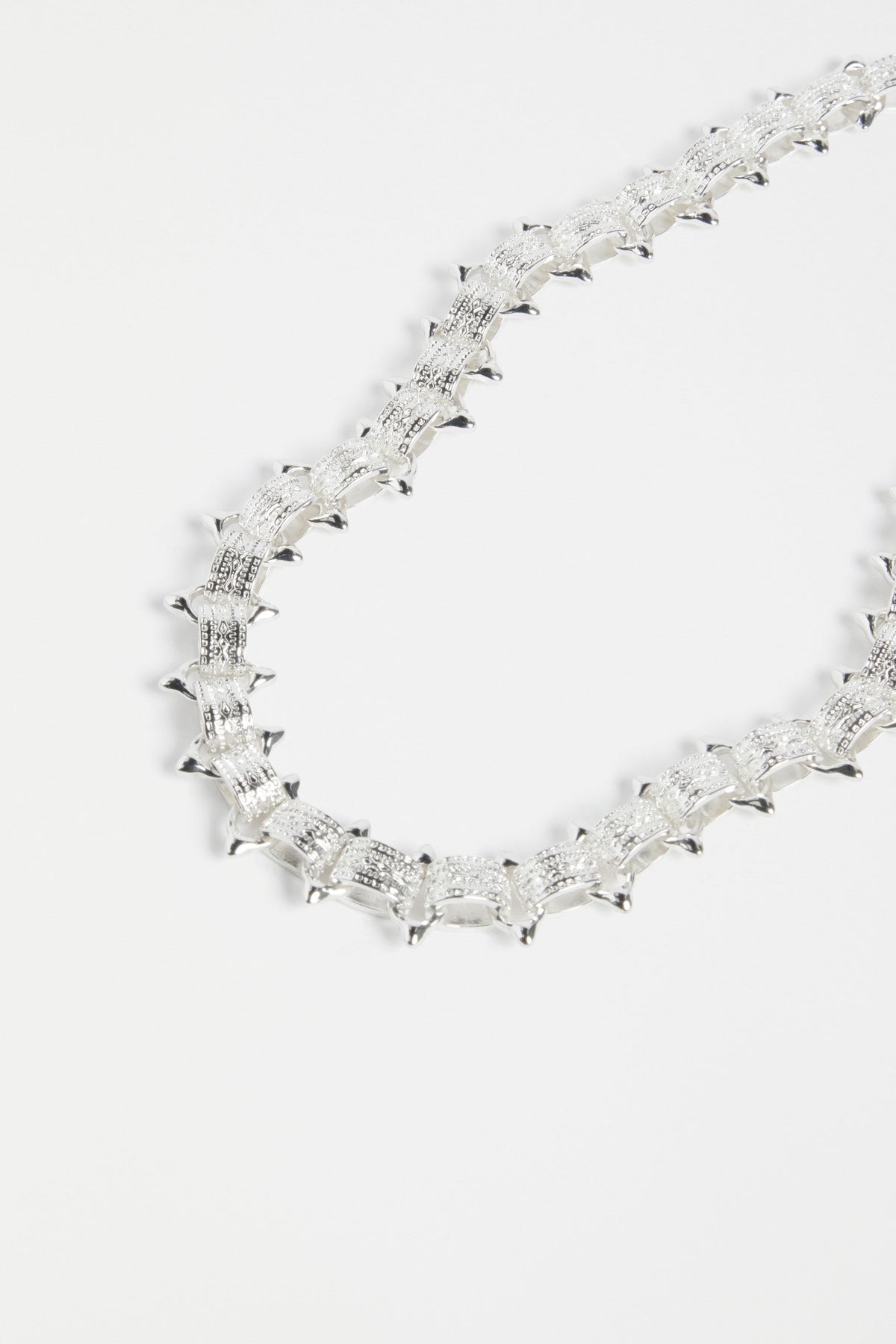 Hvass Chunky Metallic Short Necklace  detail | SILVER