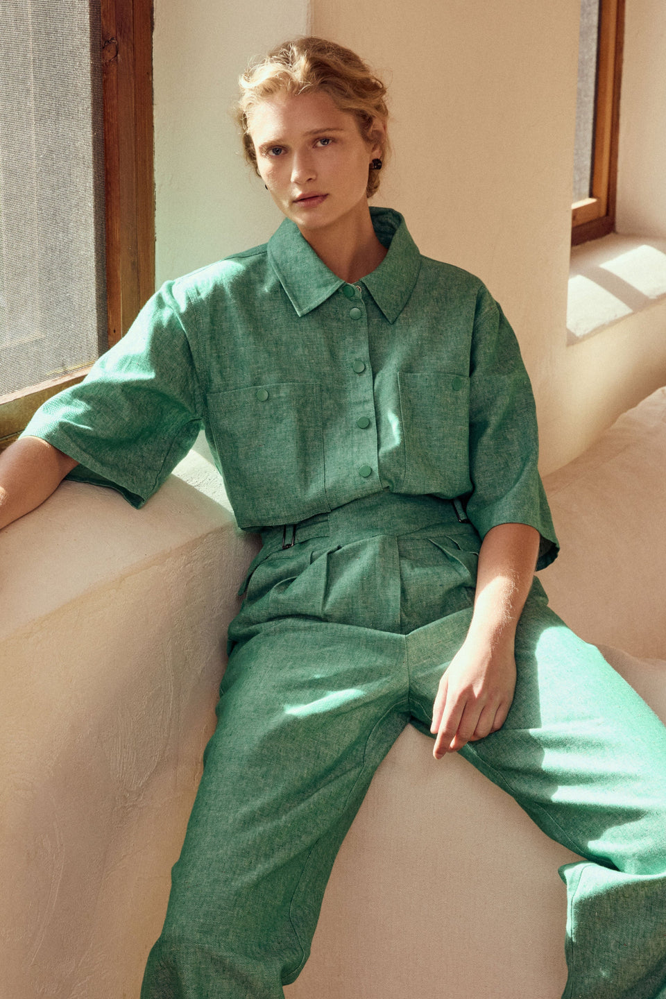 Alpah Short Sleeve Boxy Linen and Organic Cotton Shirt Campaign Model Front | GREEN SPECKLE