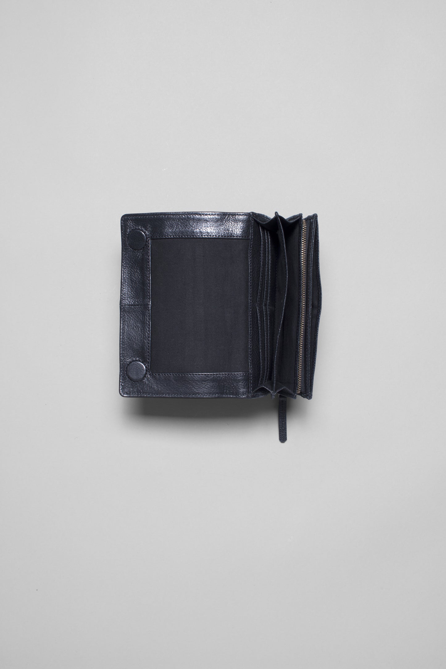 Edda Magnetic Closure Leather Wallet Internal | Black