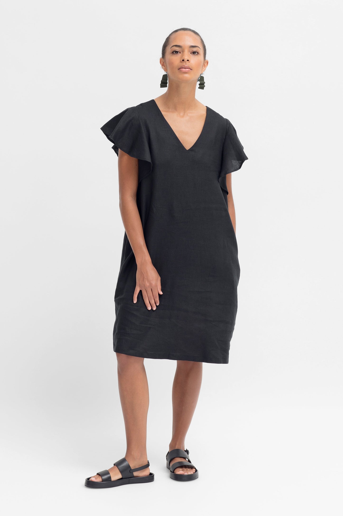 Colino Shift Style V-Neck Ruffled Sleeve French Linen Dress Model Front | BLACK