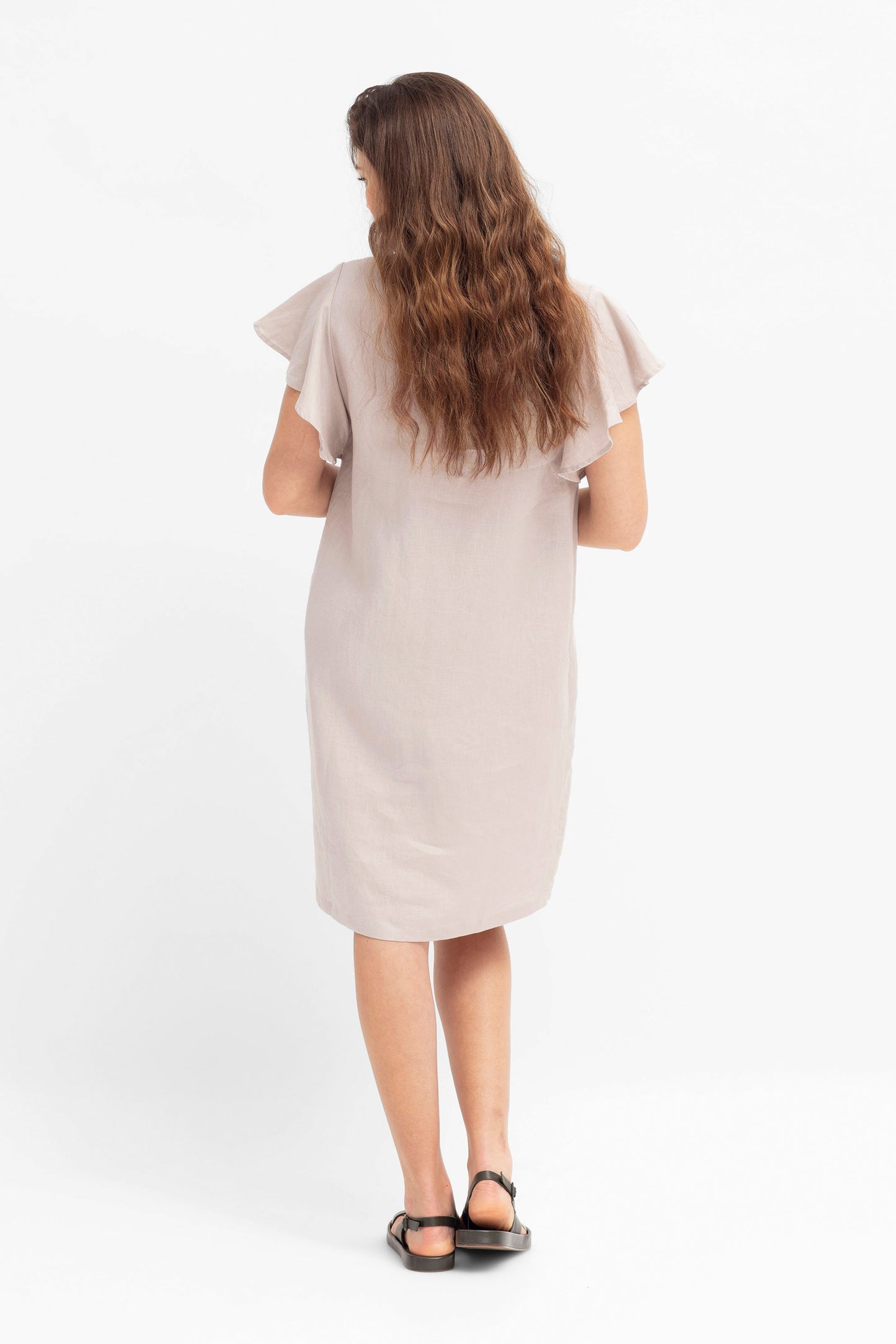 Colino Shift Style V-Neck Ruffled Sleeve French Linen Dress Model Back Olivia 2| FLAX