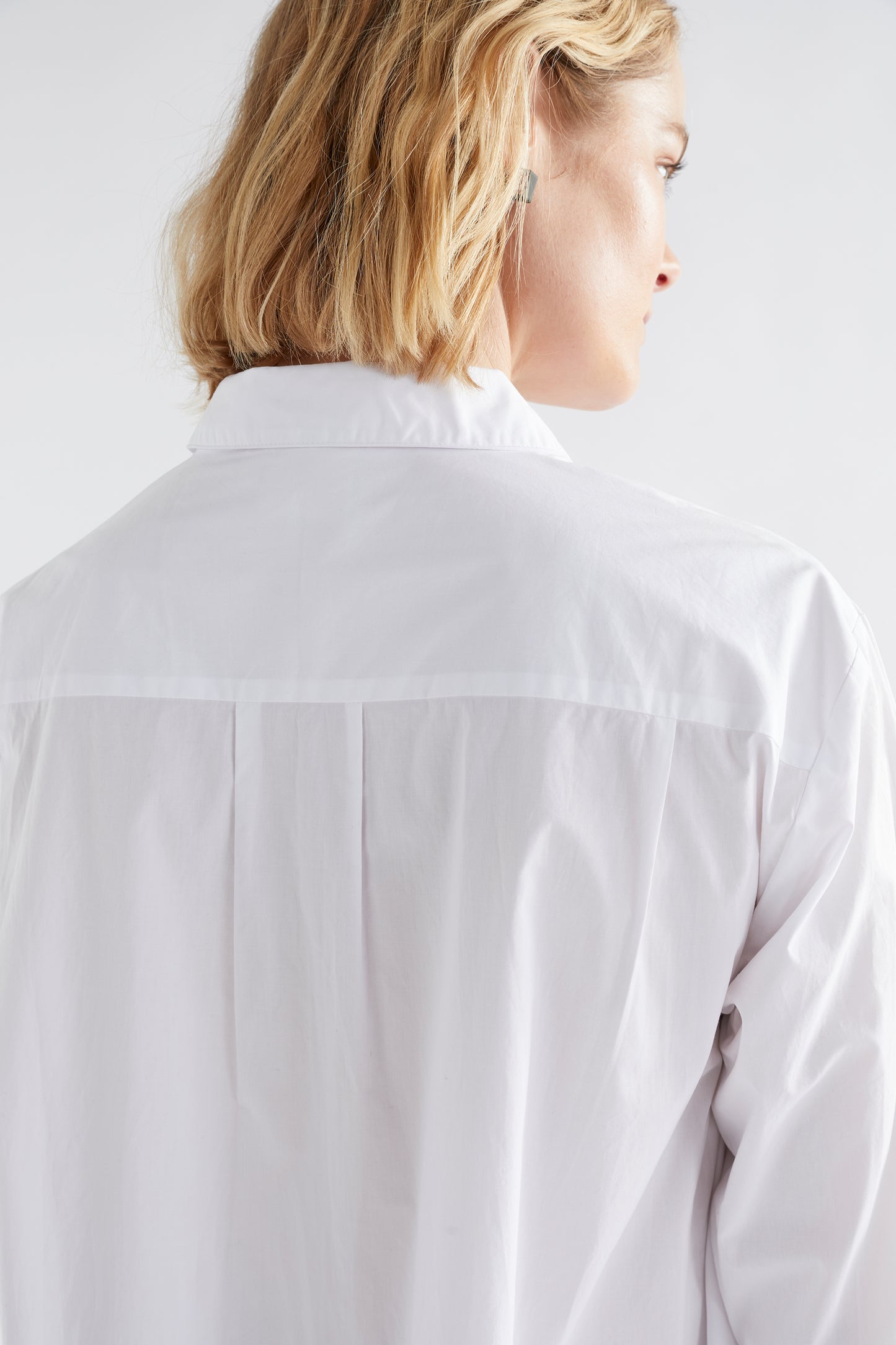Flikrin Cotton High-Low Hem Shirt Model Back | WHITE
