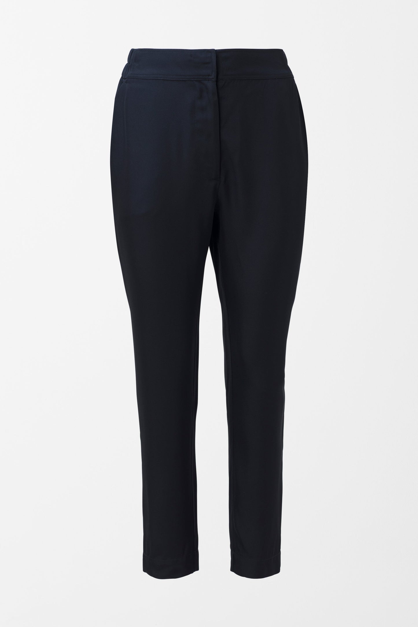 Tailored Kiiltava Pants Front | BLACK