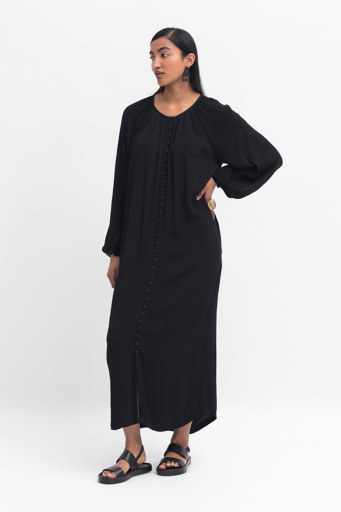 Osten Silky Long Blouson Sleeve Button-down Collarless Shirt Dress Model Front Untied | BLACK