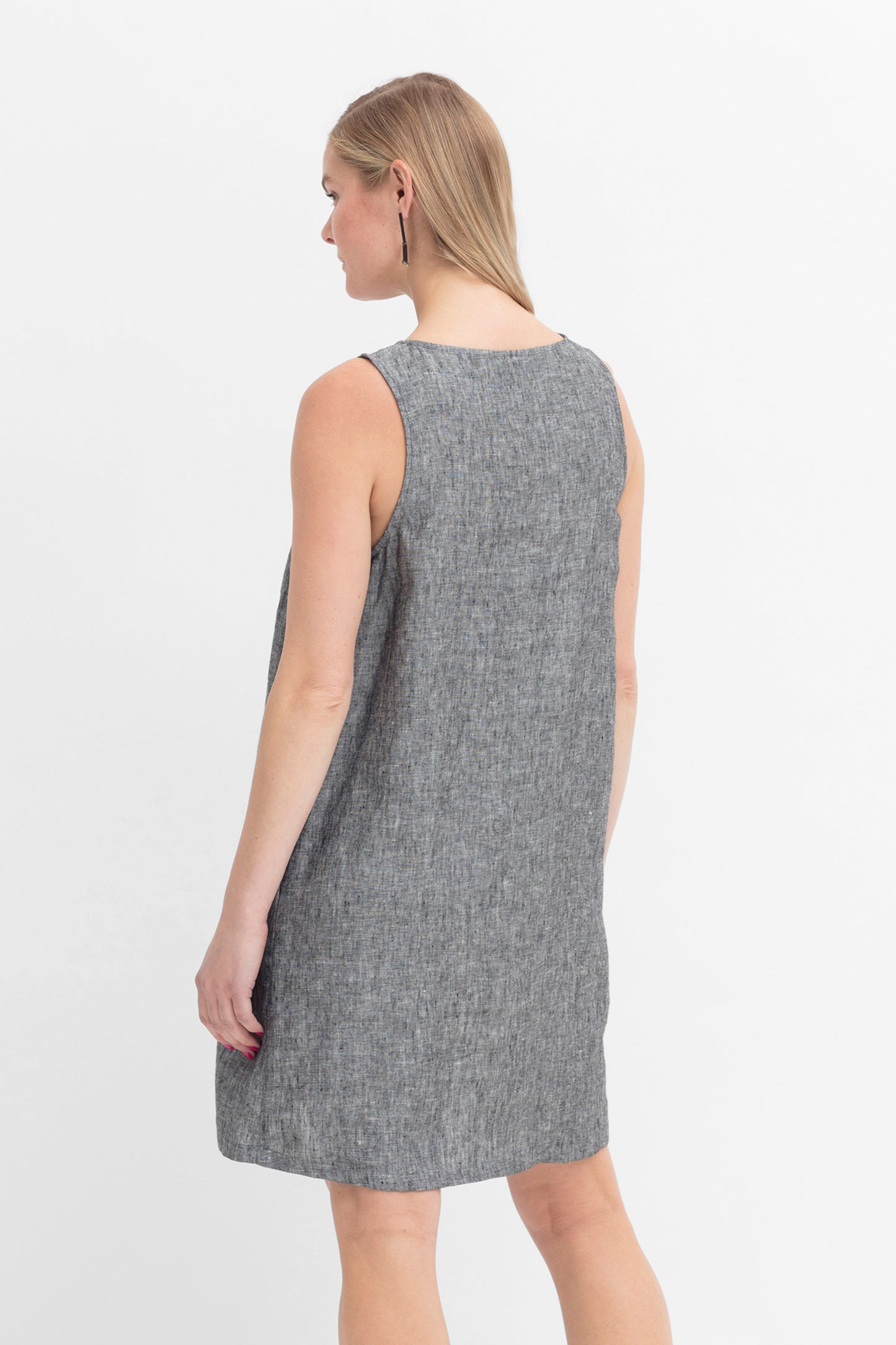 Vlek Marle French Linen Sleeveless Shift Dress Tunic Model Back | CHARCOAL TWO TONE