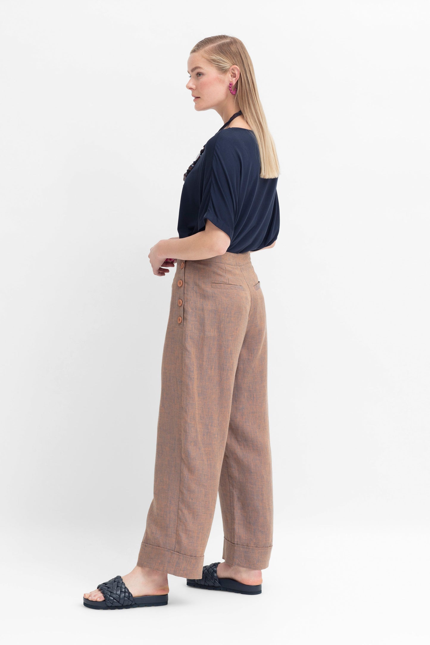 Vlek Marle French Linen Wide Leg Pant Model Side | PEACH TWO TONE