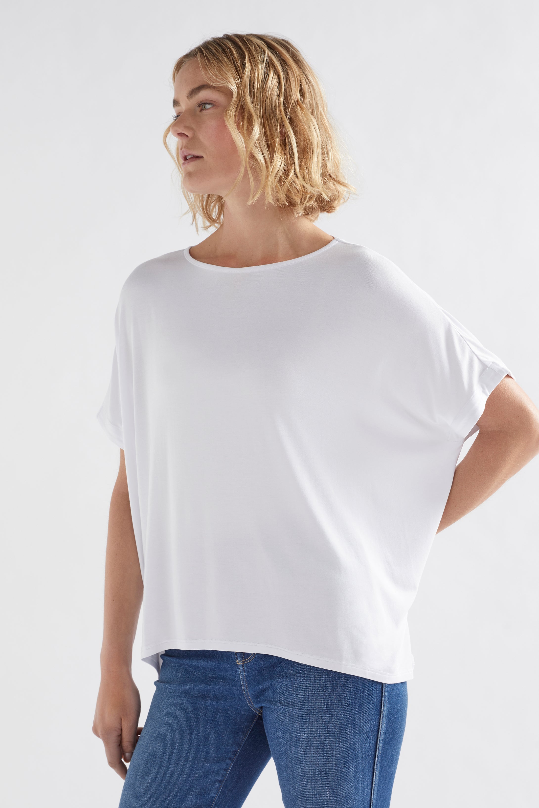Telse Relaxed Stretch T-shirt Model Angled Front  | WHITE